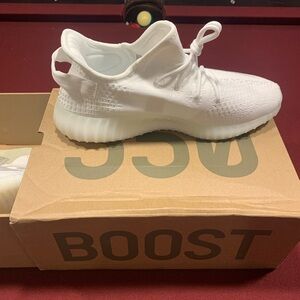 BRAND NEW Yeezy 350 V2 ‘Bone’ Size 11.5